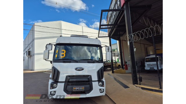 Cargo 2429 manual 2013 completo 8x2 chassi