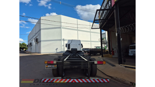 Cargo 2429 manual 2013 completo 8x2 chassi