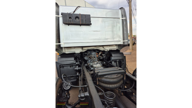 Cargo 2428 ano 2012 chassi 8x2 completo