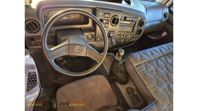 Cargo 2428 ano 2012 chassi 8x2 completo