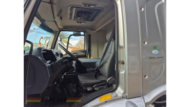 Cargo 2428 ano 2012 chassi 8x2 completo