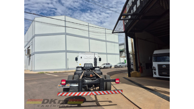 Cargo 1719 ano 2013 chassi 4x2 