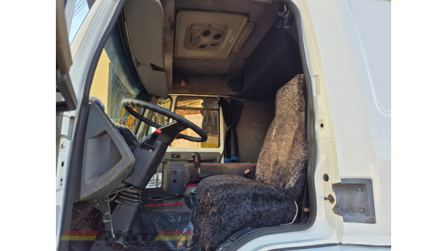 Cargo 1418 ano 1987 chassi 8x2 mecanica 310.