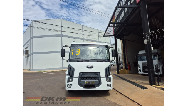 Cargo 1719 ano 2013 chassi 4x2 