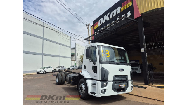 Cargo 1719 ano 2013 chassi 4x2 