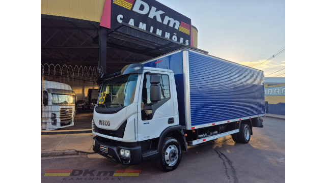 Iveco/Tector -11-190 manual 2023 (2.700Km) completo baú