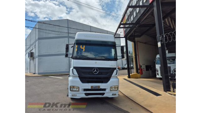 M.Benz Axor 2544 S ano 2014 automatico 6x2 completo