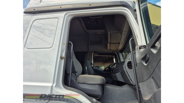 M.Benz Axor 2544 S ano 2014 automatico 6x2 completo