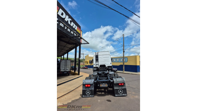 M.Benz Axor 2544 S ano 2014 automatico 6x2 completo