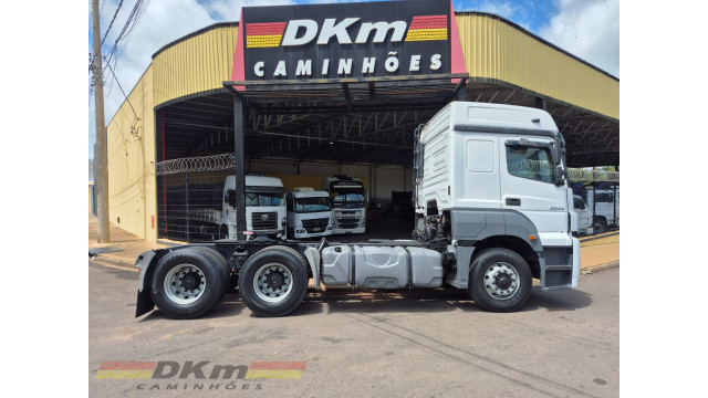 M.Benz Axor 2544 S ano 2014 automatico 6x2 completo