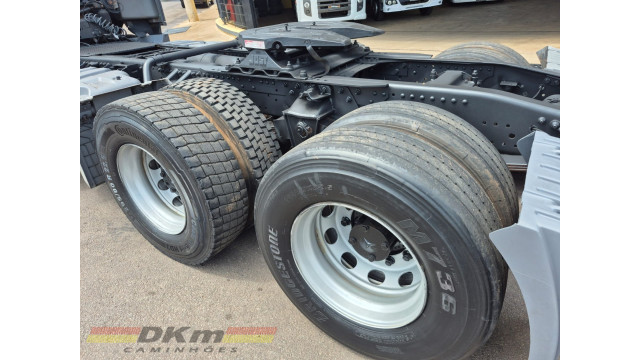 M.Benz Axor 2544 S ano 2014 automatico 6x2 completo