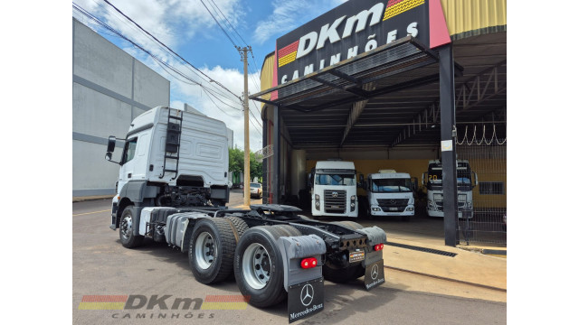 M.Benz Axor 2544 S ano 2014 automatico 6x2 completo