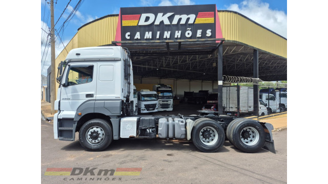 M.Benz Axor 2544 S ano 2014 automatico 6x2 completo
