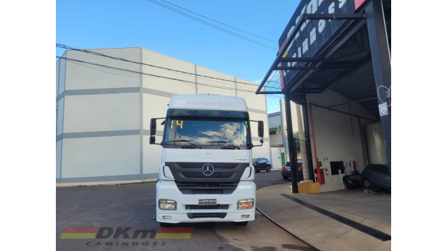 M.Benz/Axor 2544 S ano 2014 completo 8x2 automatico