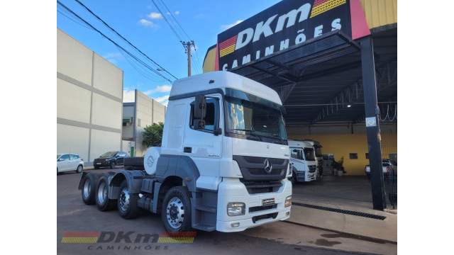 M.Benz/Axor 2544 S ano 2014 completo 8x2 automatico