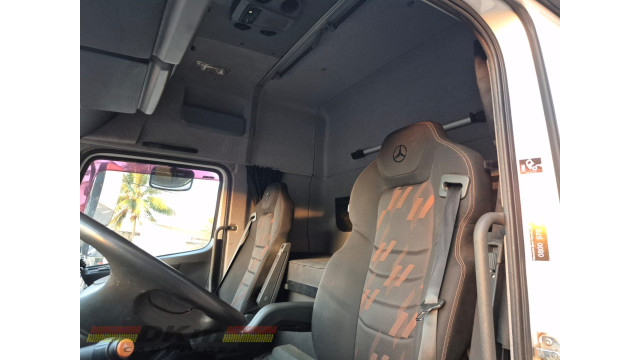 M.Benz/Axor 2536 S ano 2020 automatico 6x2 completo