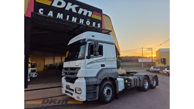 M.Benz/Axor 2536 S ano 2020 automatico 6x2 completo