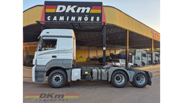 M.Benz/Axor 2536 S ano 2020 automatico 6x2 completo