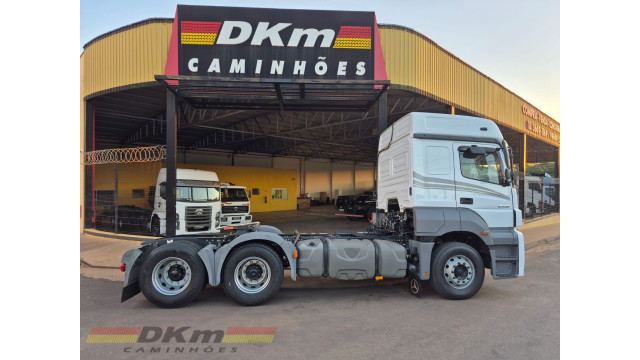 M.Benz/Axor 2536 S ano 2020 automatico 6x2 completo