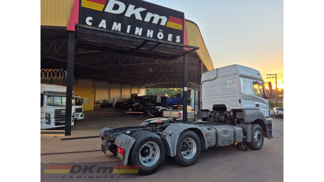 M.Benz/Axor 2536 S ano 2020 automatico 6x2 completo