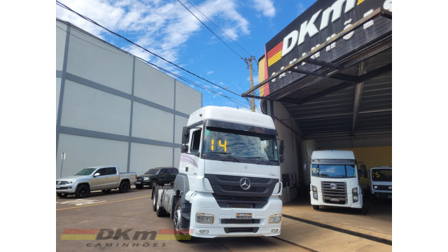 M.Benz Axor 2544 S ano 2014 automatico 6x2 completo