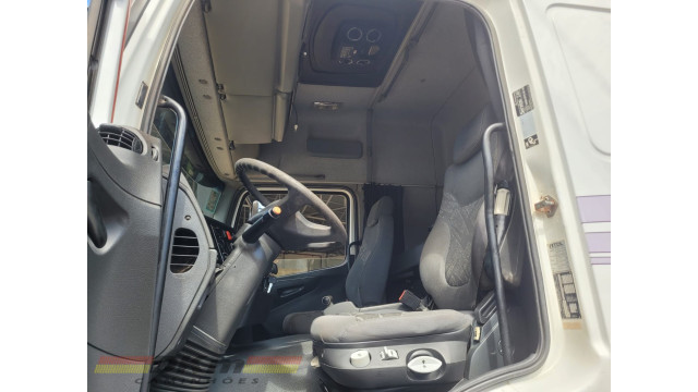 M.Benz Axor 2544 S ano 2014 automatico 6x2 completo