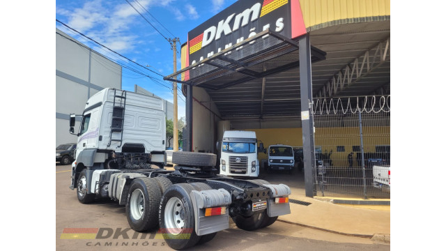 M.Benz Axor 2544 S ano 2014 automatico 6x2 completo