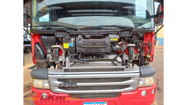 Scania 2014 P 310 B8x2 automática completa