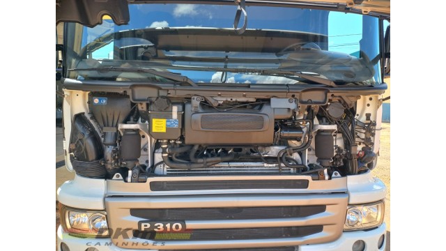 Scania 2013 P 310 B8x2 automático completo