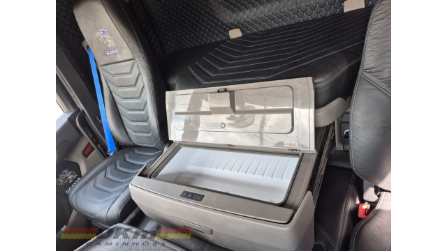 Scania P 360 ano 2021 automatico 8x2 completo (leia o anuncio) Scania P 360 ano 2021 automatico 8x2 completo (leia o anuncio)