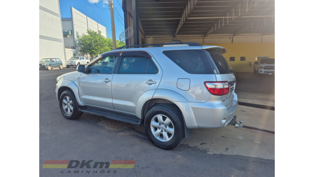 Toyota SW 4 SRV 2010 automatica 4x4 diesel 07 lugares