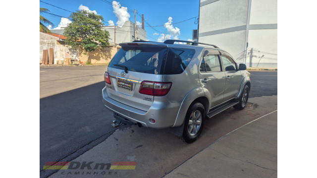 Toyota SW 4 SRV 2010 automatica 4x4 diesel 07 lugares