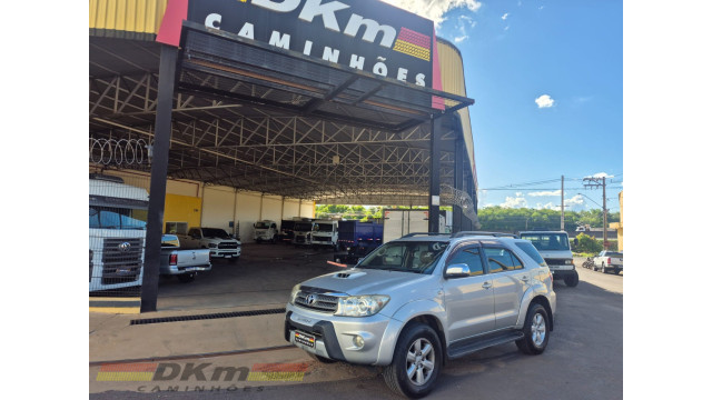 Toyota SW 4 SRV 2010 automatica 4x4 diesel 07 lugares