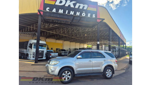 Toyota SW 4 SRV 2010 automatica 4x4 diesel 07 lugares