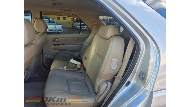 Toyota SW 4 SRV 2010 automatica 4x4 diesel 07 lugares