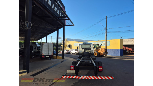 VW 9.160 ano 2012 com A/C chassi 4x2