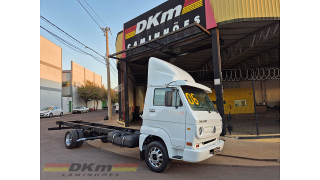 VW/8.150 E ano 2006 delivery 4x2