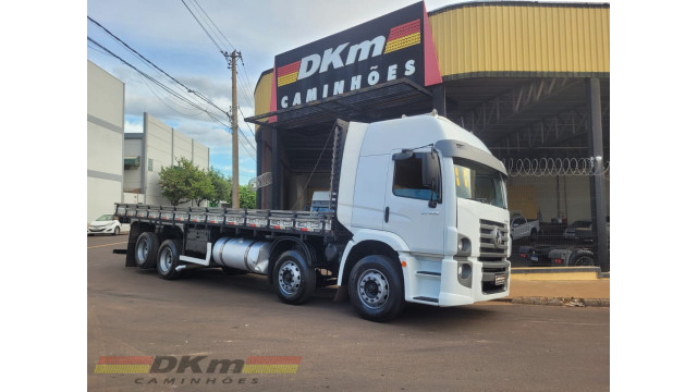 VW/24.250 ano 2011 completo 8x2 carroceria de 9.0mts completo