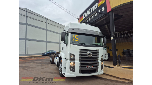 VW 19.330 constellation 2015 completo 6x2 chassi