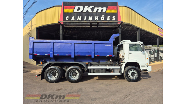 VW 17.250E ano 2011 caçamba facchini 12 m3 