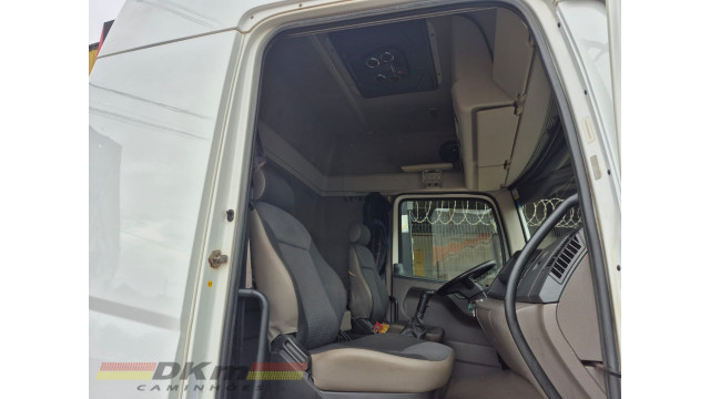 VW 19.330 constellation 2015 completo 6x2 chassi