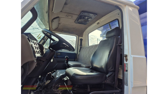 VW 17.250E ano 2011 caçamba facchini 12 m3 