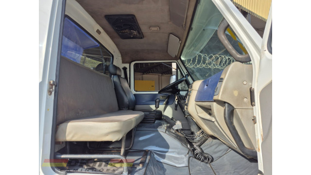 VW 17.250E ano 2011 caçamba facchini 12 m3 