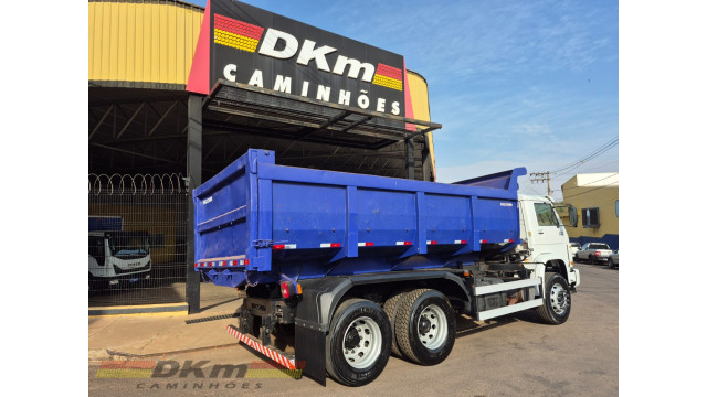 VW 17.250E ano 2011 caçamba facchini 12 m3 
