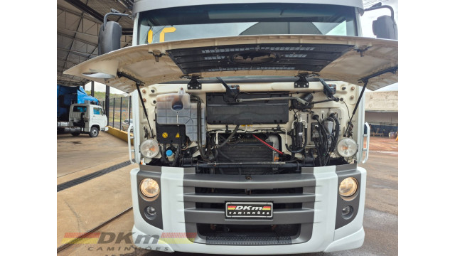 VW 19.330 constellation 2015 completo 6x2 chassi