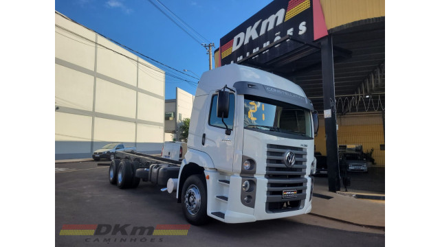 VW/24.280 ano 2021 manual 6x2 completo