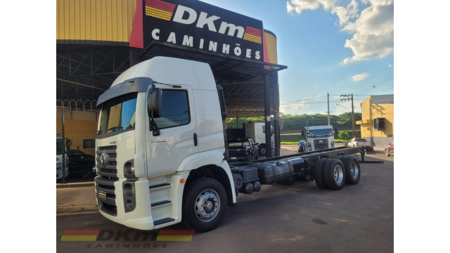 VW/24.280 ano 2021 manual 6x2 completo