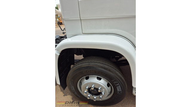 VW 13.180 ano 2008 cummins 4x2 chassi