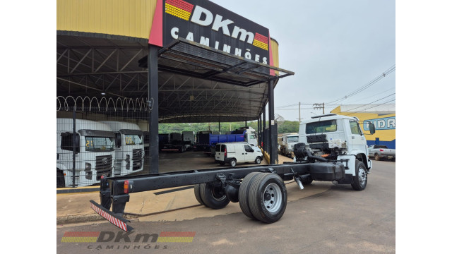 VW 13.180 ano 2008 cummins 4x2 chassi