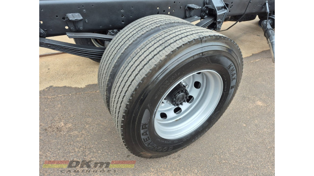 VW 13.180 ano 2008 cummins 4x2 chassi